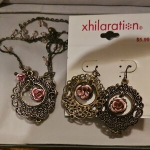 Xhilaration Pink and Gold Dangle Earrings